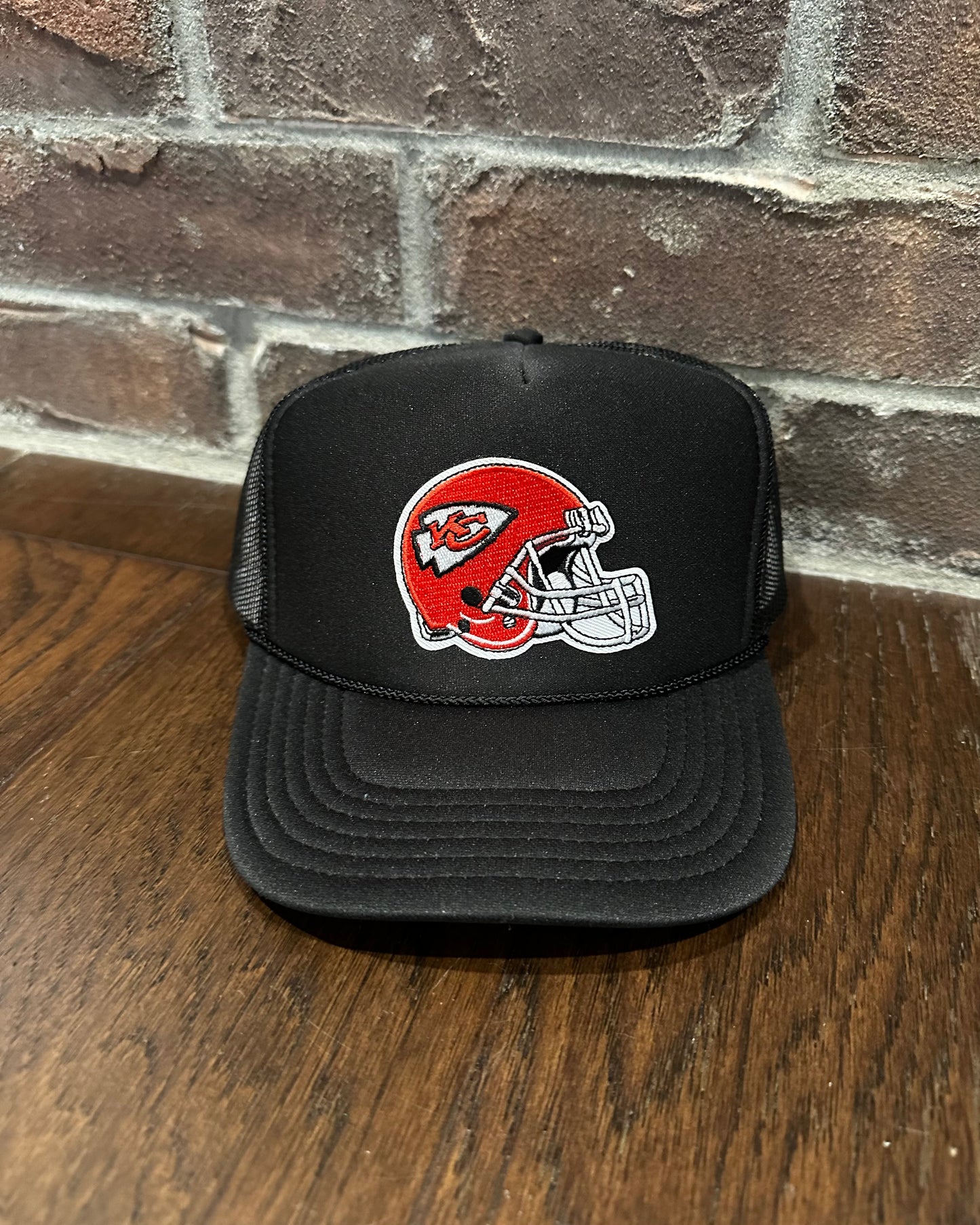 Chiefs Helmet Trucker